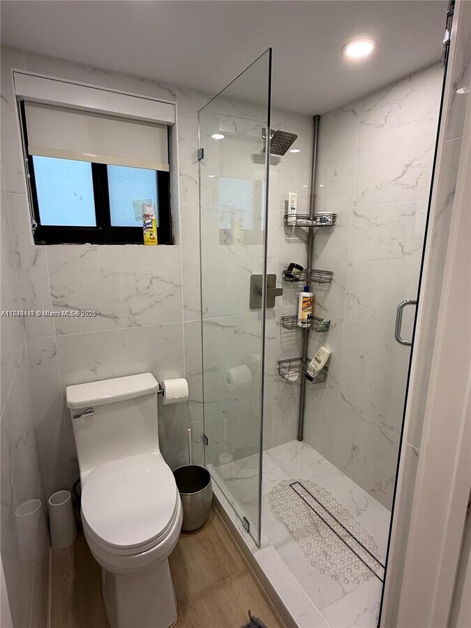 Photo - 100 SE 5th Ave Apartment Unit 6