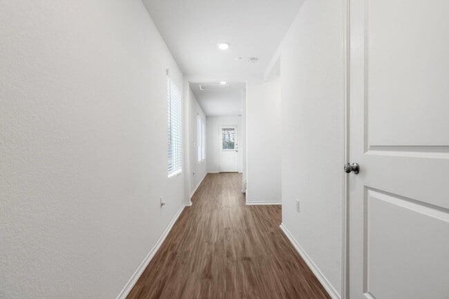 Photo - 7128 Spotted Leaf Wy