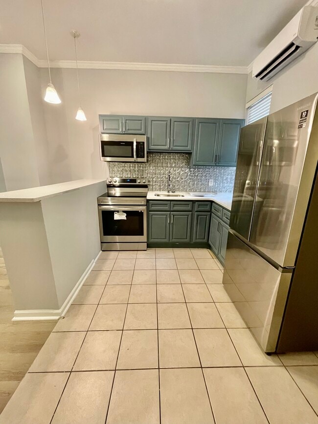 Photo - 5215 Cedar Ave