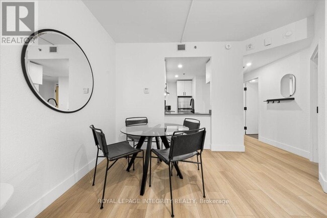 Photo - 161 Laurier Ave W Unit 1203