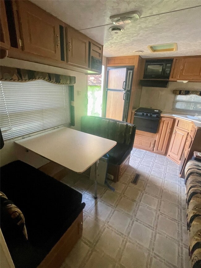 Photo - 728 S Shanks St