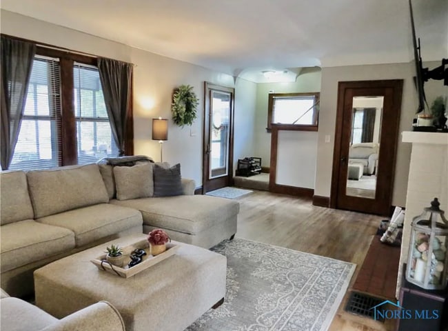 Photo - 2339 Castlewood Dr