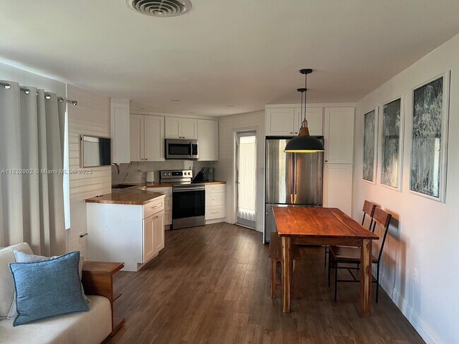 Photo - 1501 SW 3rd Ave Apartment Unit B