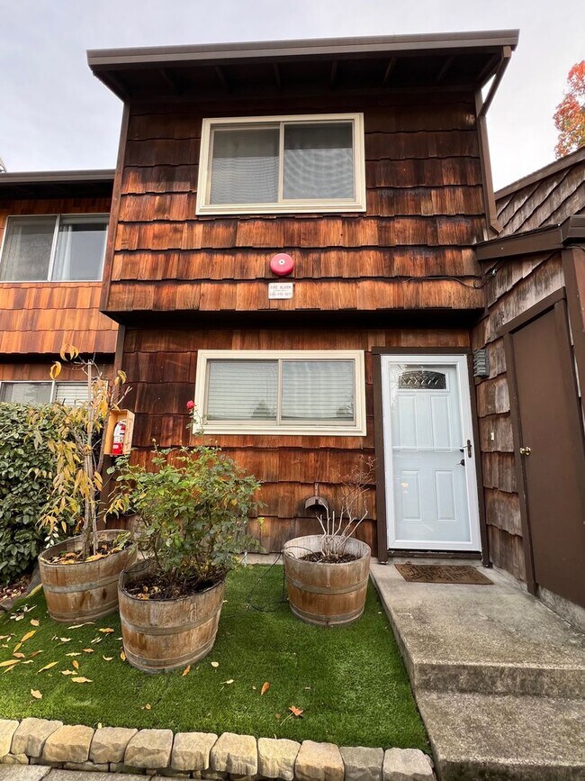 Photo - Redwood Park Estates Condo.  Available NOW!