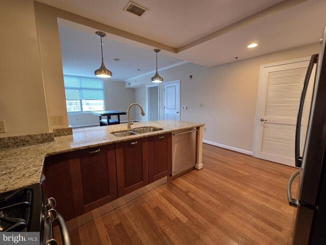 Photo - 5750 Bou Ave Unit 618