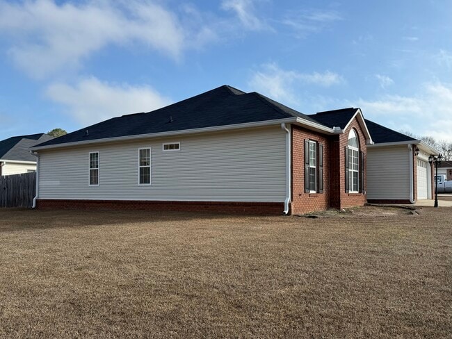 Photo - 100 Englewood Ct