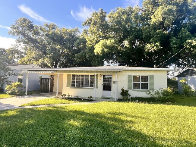 Photo - 124 W Hazel St