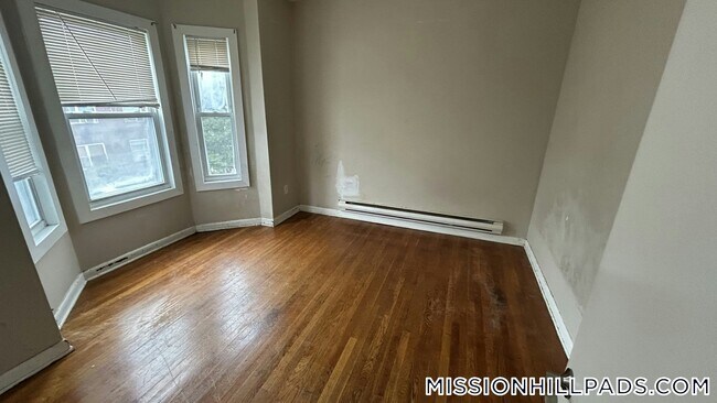 Photo - 121 George St Unit 2