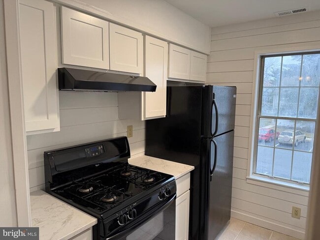 Photo - 1108 Aberdeen Ln