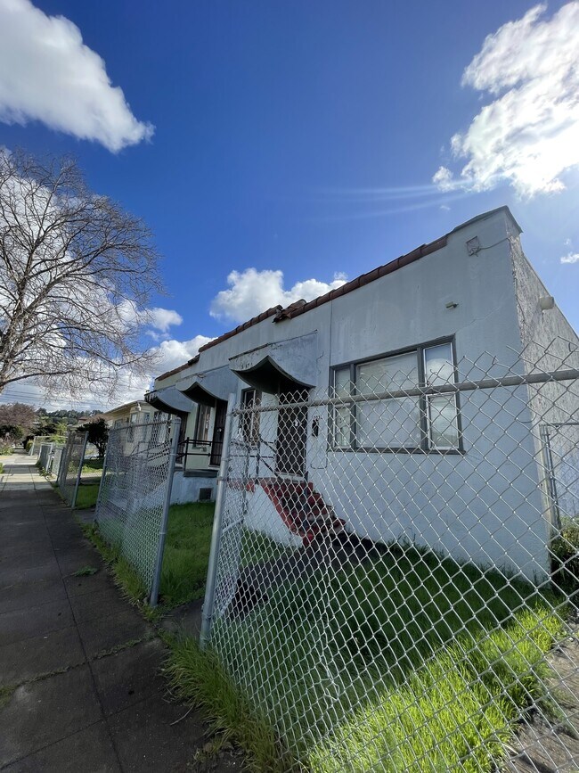 2032 92nd Ave Unidad 2036