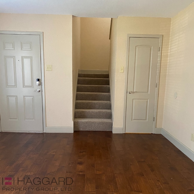 Photo - 3 bedroom 2.5 bathroom Duplex