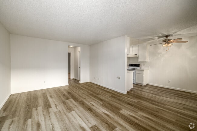 1BR, 1BA - 714SF - Living Room - Cape Cod Apartments