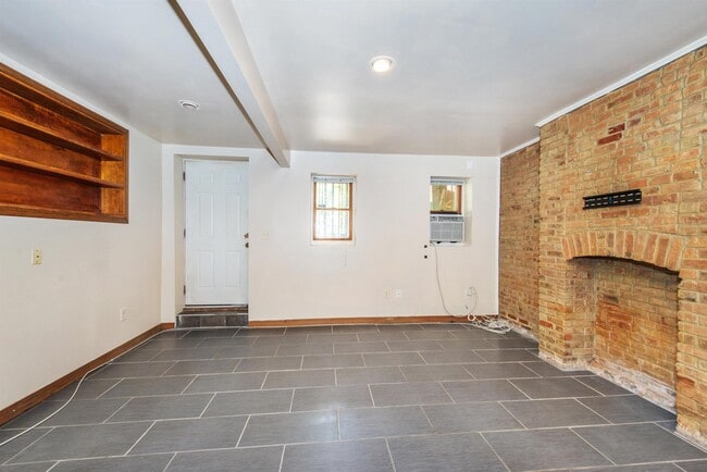 Photo - 45 Monitor St