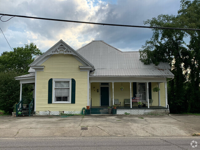 Building Photo - 307 S Brundidge St Rental