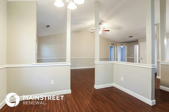 Photo - 8281 Maple St