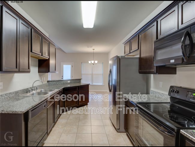 Photo - 652 Riverscape Dr