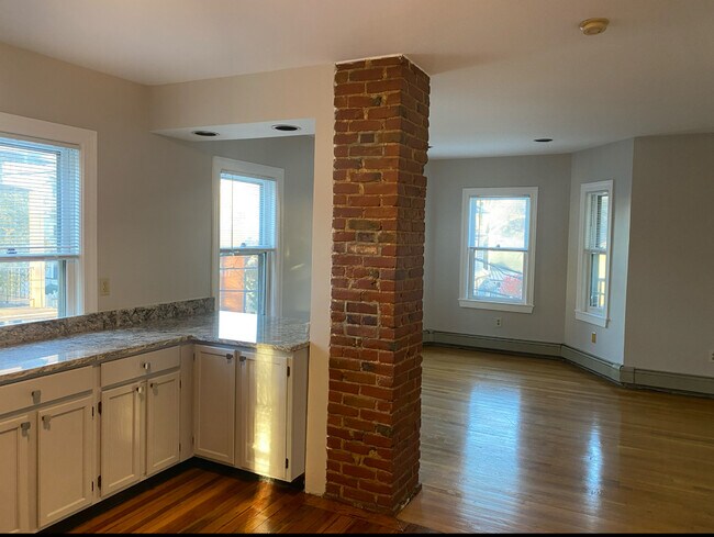 118 Clay St Unit 2