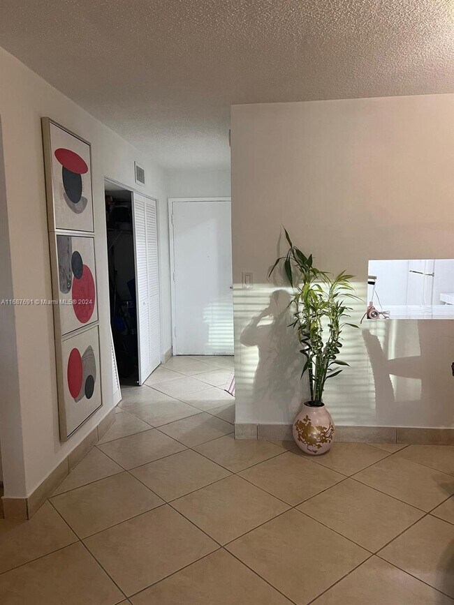 Photo - 8764 SW 12th St Unidad #105