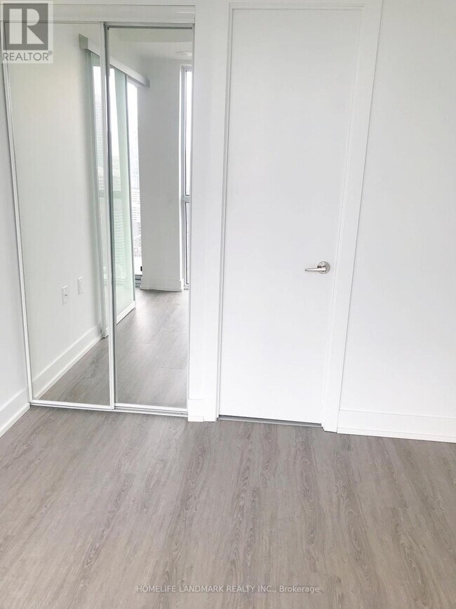 Photo - 7 Grenville St Unit 4305