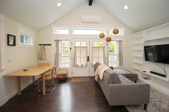 Photo - 816 NE Imperial Ave