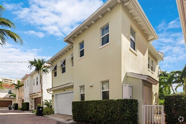 Building Photo - 1749 NE 9th St Rental