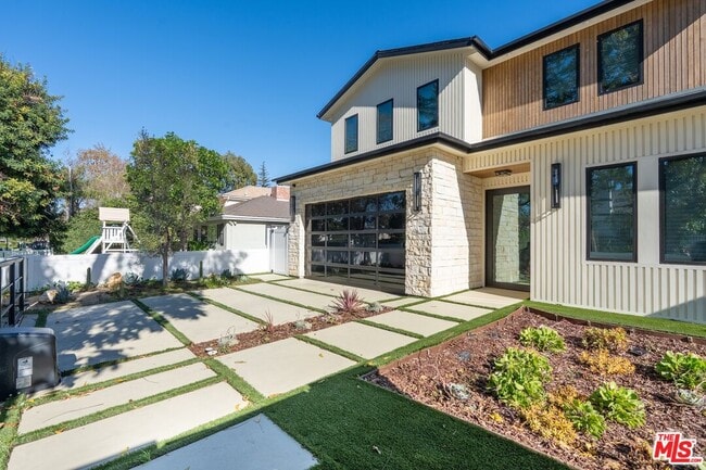 Photo - 4708 Noble Ave