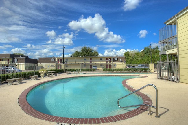 Oaks of Baytown Apartments - Oaks of Baytown Apartments