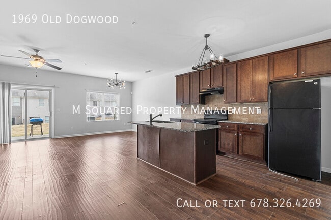 Photo - 1969 Old Dogwood