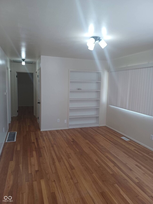 Photo - 33 S Post Rd