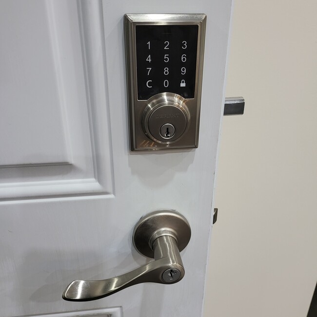 Building Photo - 110 Schley St Unit 1R