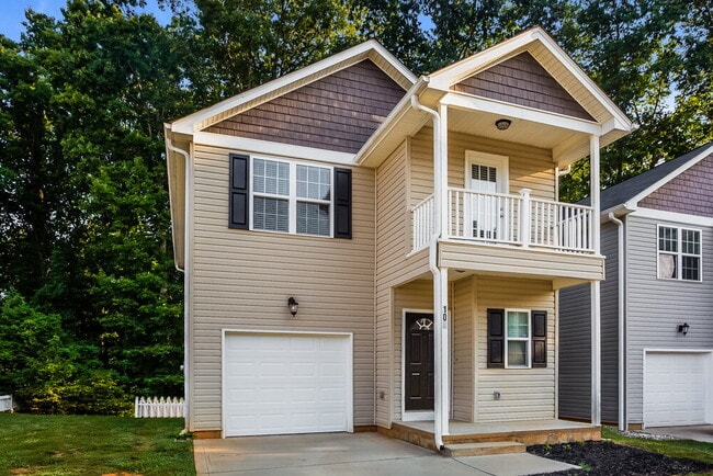 Photo - 109 Lookout Point Pl