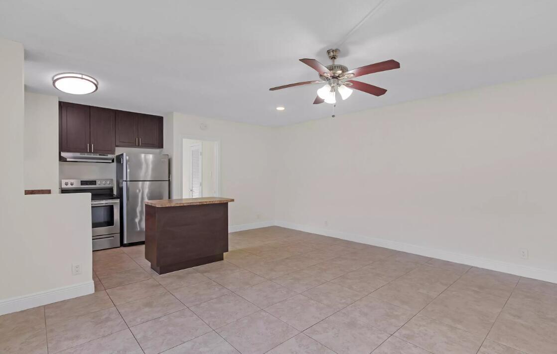 Photo - 560 NE 46th St Unit 8