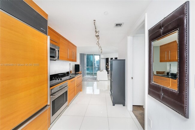 Photo - 475 Brickell Ave Unit 2908