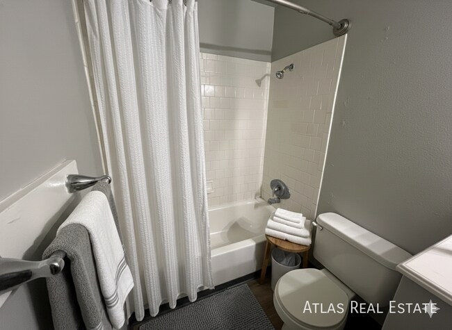 Photo - 1017 Delaware Dr Unit 4