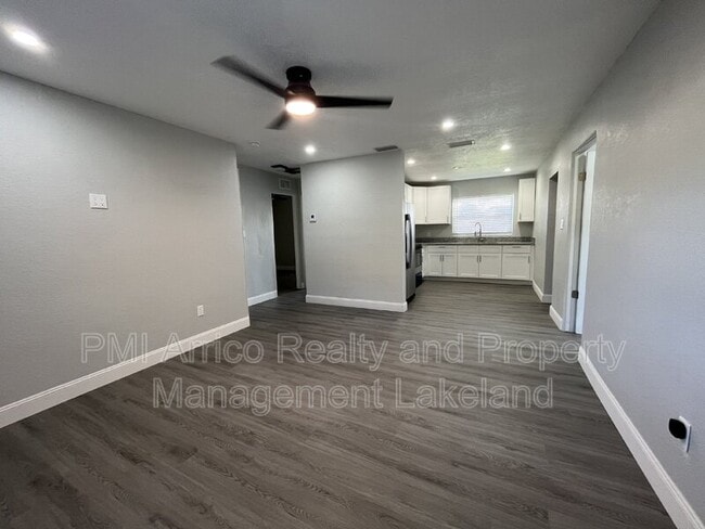 Photo - 1717 Bush Ave