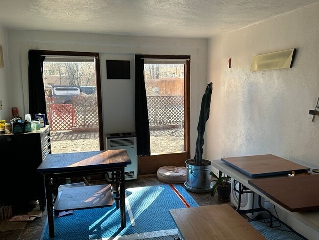 Photo - 332 Kit Carson Rd