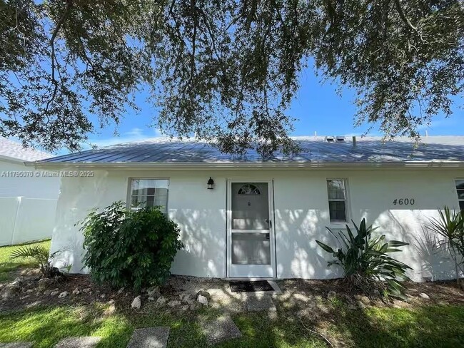Photo - 4600 SW 9th Pl Apartamento Unidad B