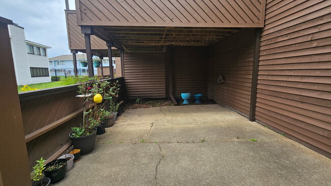 Photo - 450 Abbotsleigh Ct