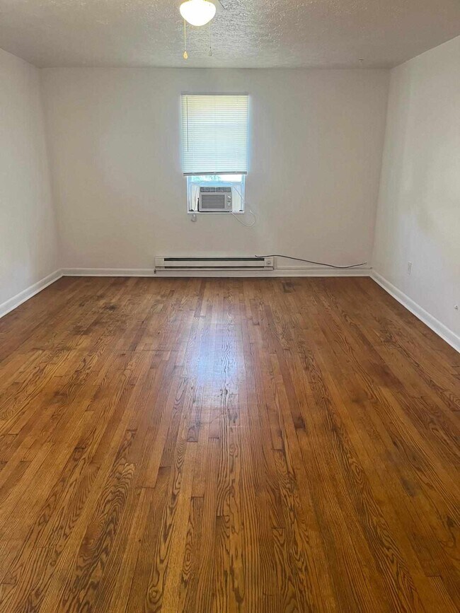 204 1/2 3rd Ave Unit A