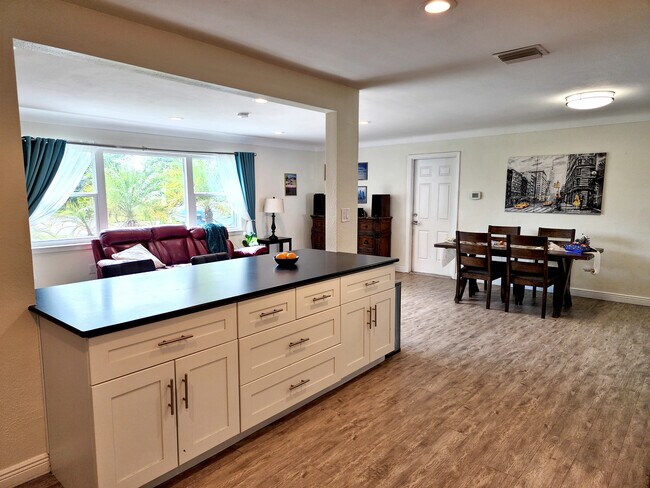 Photo - 6049 45th Ave N