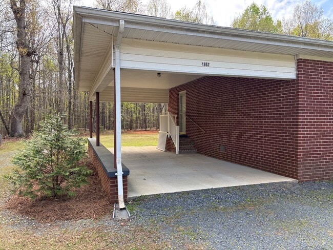 Photo - 3 BED, 1 BATH BRICK HOME