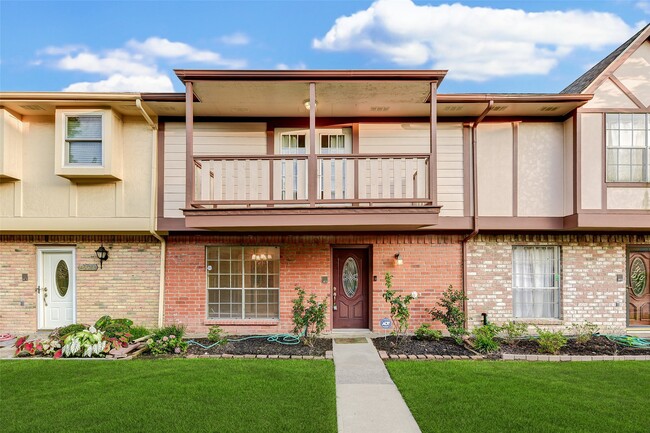 Building Photo - 14662 Perthshire Rd Unit F Rental