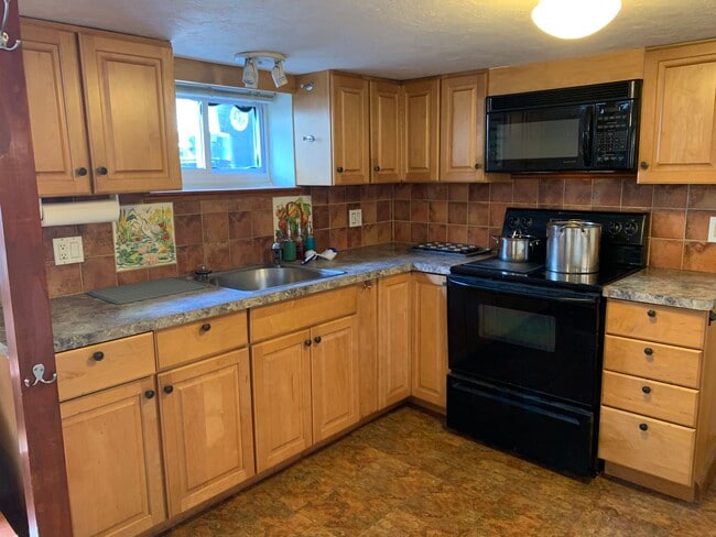 Photo - 145 Nichols Ave Unit B