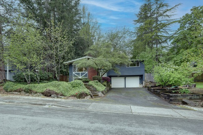Beautiful 4bd, 2.5ba Home by Marymoor Park... - Beautiful 4bd, 2.5ba Home by Marymoor Park...