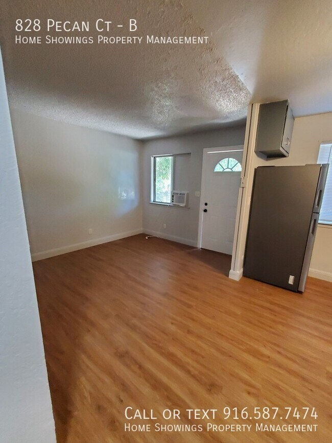 Photo - 828 Pecan Ct Unit B
