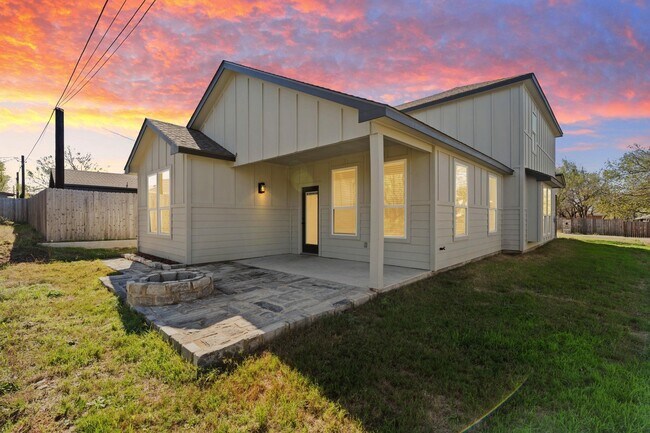 Photo - 853 Cypress Ln