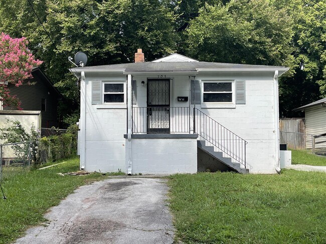 Photo - 705 S Cherry St House