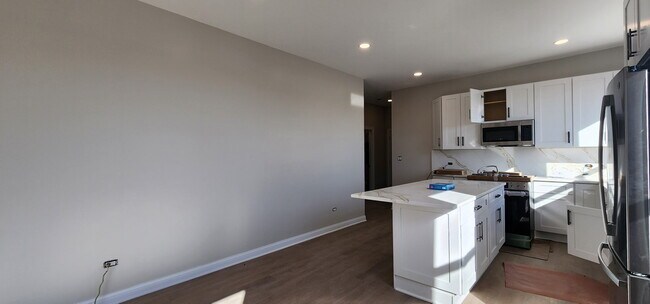 Photo - 2552 S Central Park Ave Unit 2R