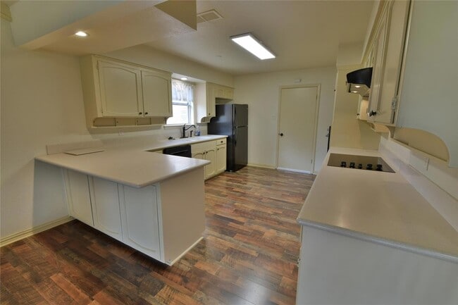 Photo - 6409 Westover Dr House