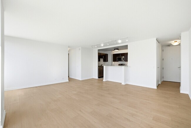 Photo - 4343 N Clarendon Ave